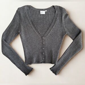 NIA Charcoal Gray Ribbed Cropped Button-Up Cardigan